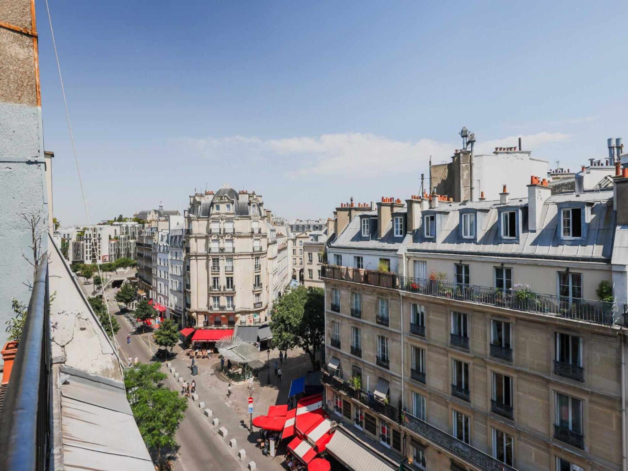 Luminous 1bdr Witha C&balcony-marais Louvre Appartement *