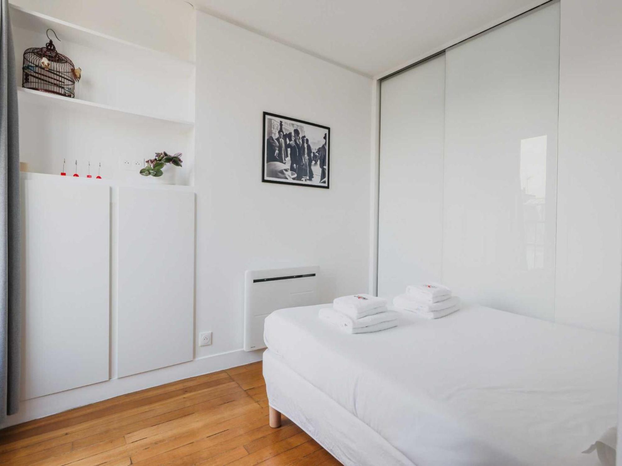Appartement Luminous 1bdr Witha C&balcony-marais Louvre *