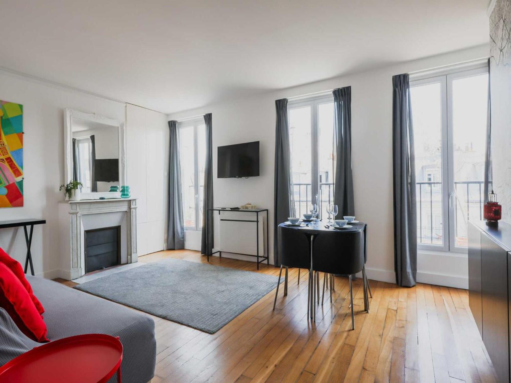 Appartement Luminous 1bdr Witha C&balcony-marais Louvre