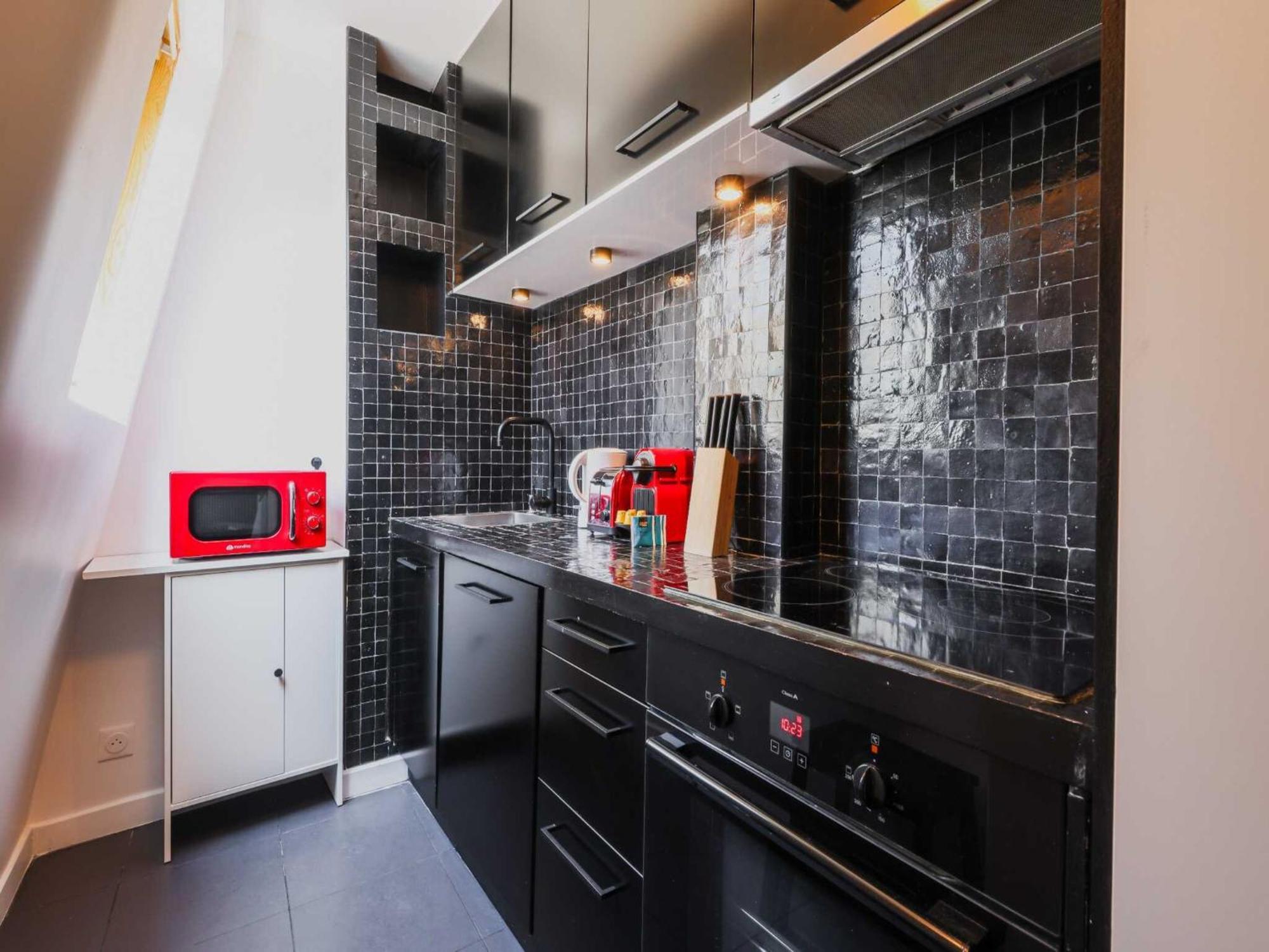 Appartement Luminous 1bdr Witha C&balcony-marais Louvre *