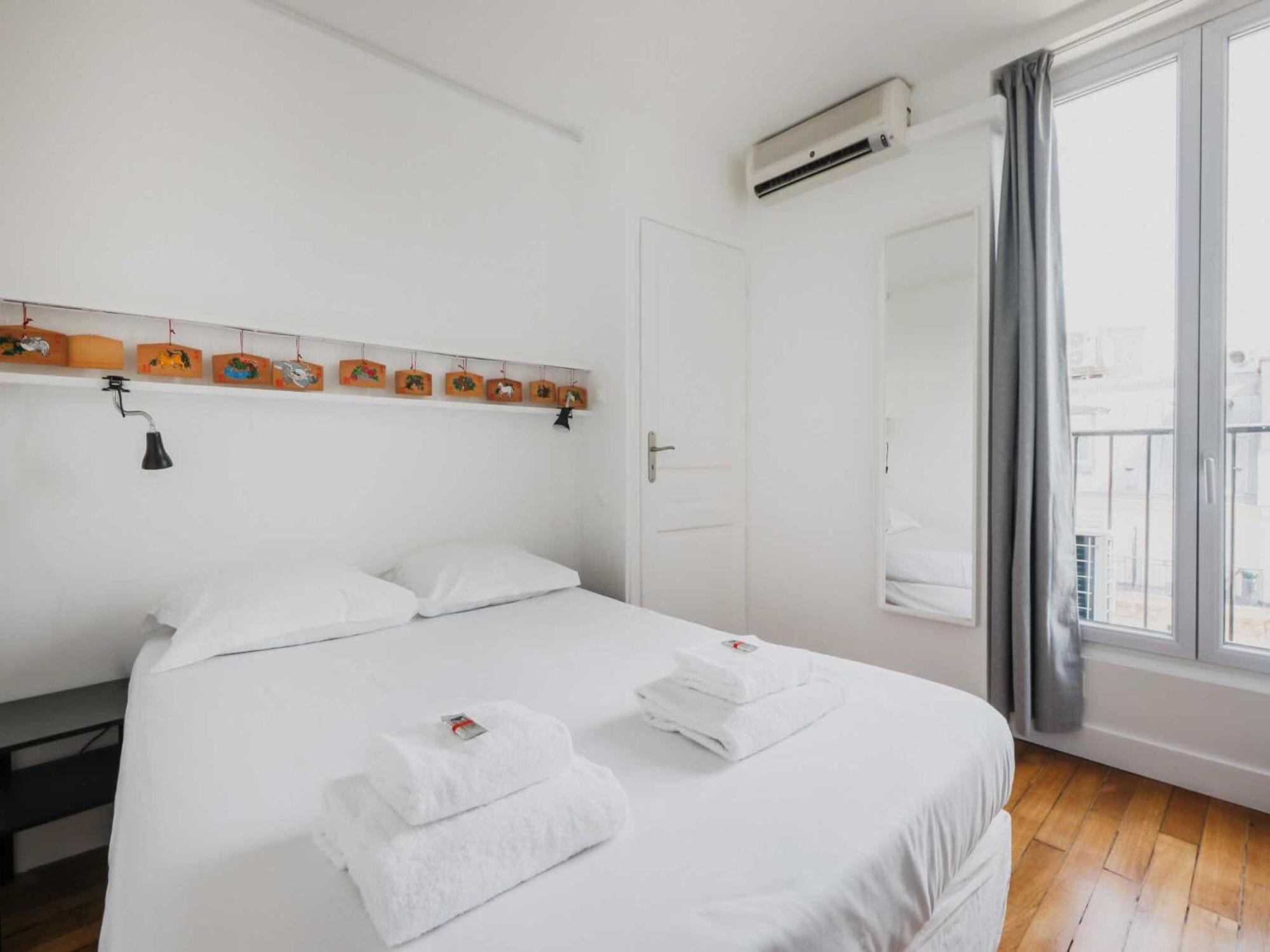 Appartement Luminous 1bdr Witha C&balcony-marais Louvre Paris